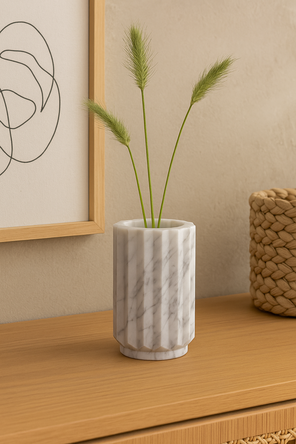 Florero Rayado de Mármol Blanco – 12 × 20 cm
