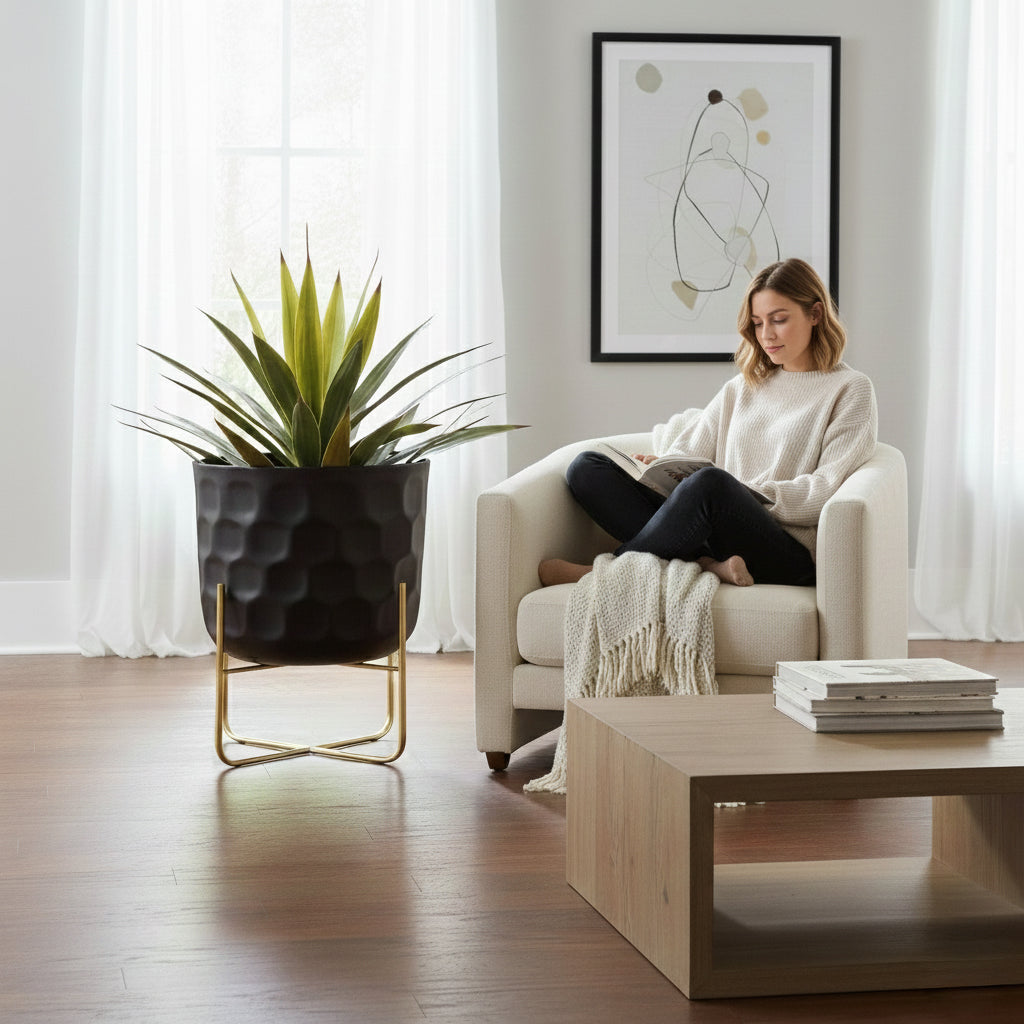 Maceta Nisha Grande Metal Negro Dorado