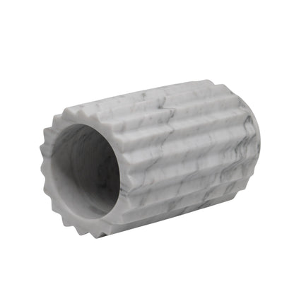 Florero Rayado de MÃ¡rmol Blanco â€“ 12 Ã— 20 cm
