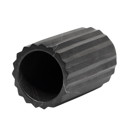 Florero Rayado de MÃ¡rmol Negro â€“ 12 Ã— 20 cm
