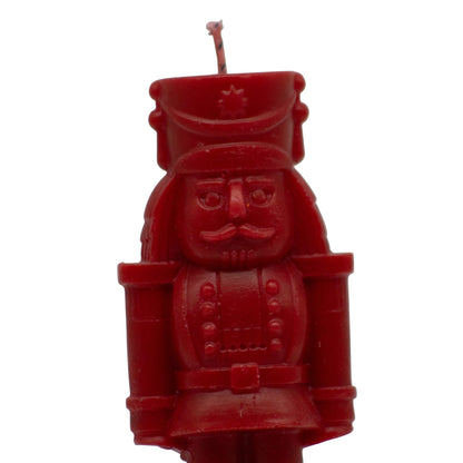 Cascanueces Rojo â€“ Vela Decorativa Mediana | Cera